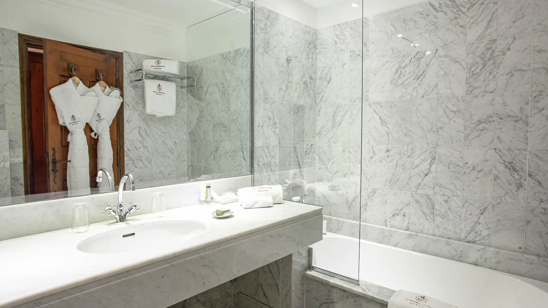 Le Phebus & Spa - Relais & Chateaux Joucas 5*,  France
